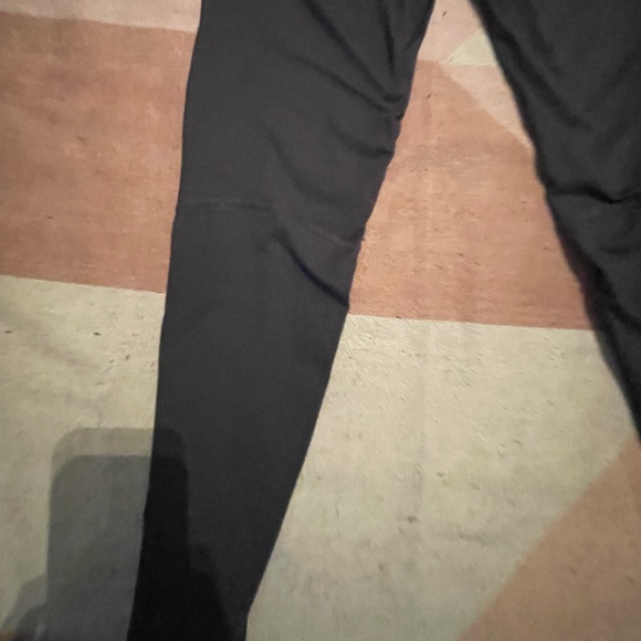 Nike jogger sweatpants super soft and stretchy material - Picture 9 of 11